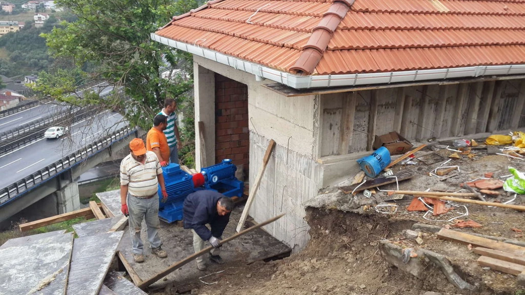 ISU HEREKE DRINKING WATER SUPPLY